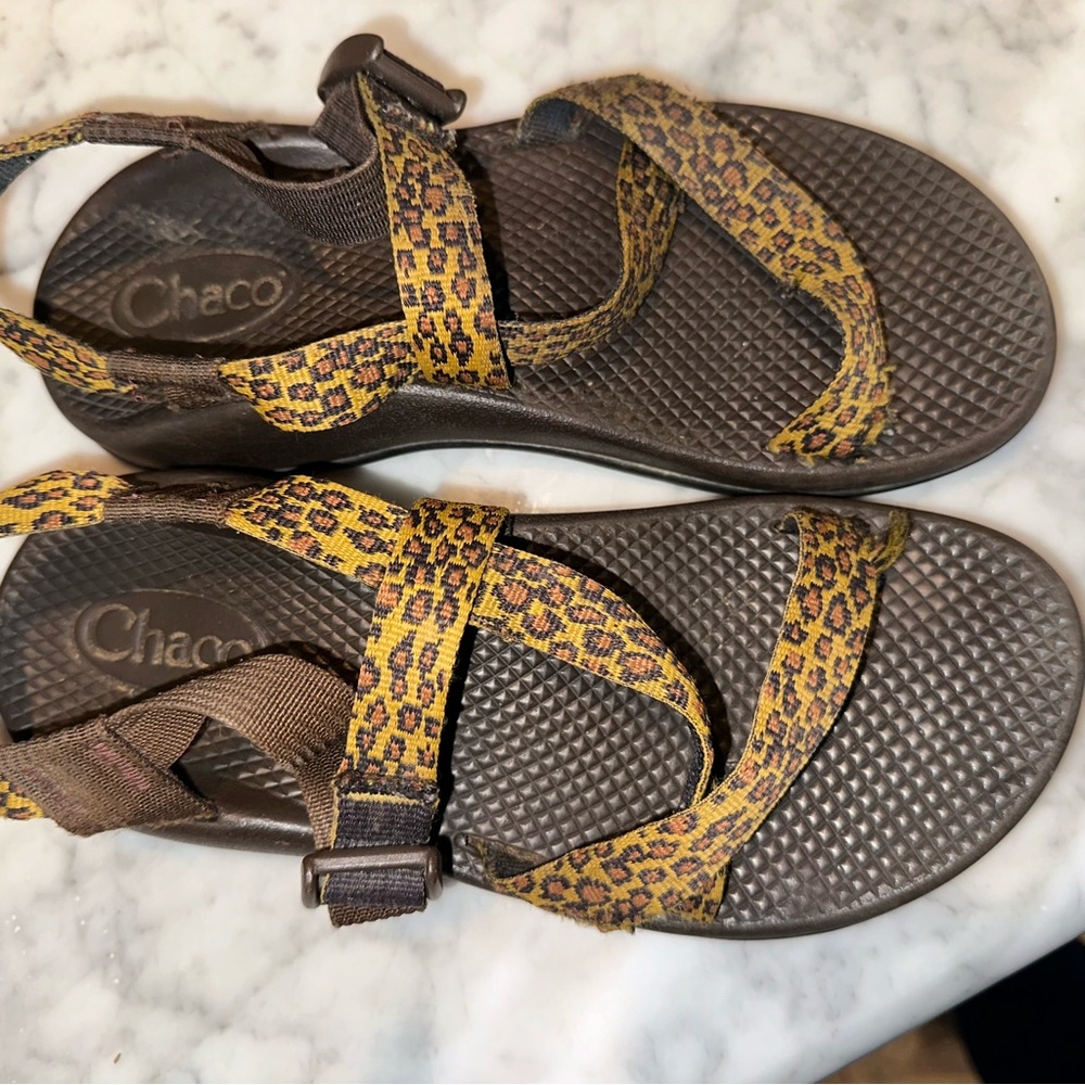 Chaco Women’s 5 Leopard Print Z-Strap Sport Sandals Hiking Trail